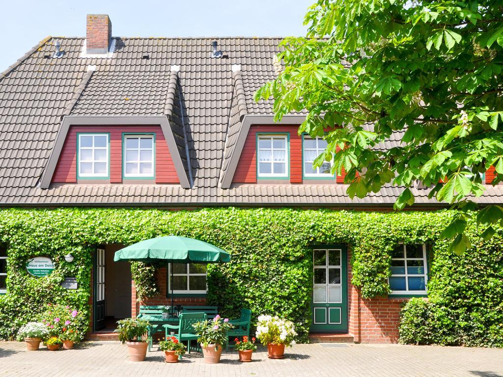Haus Am Deich Apartment Utersum Exterior foto